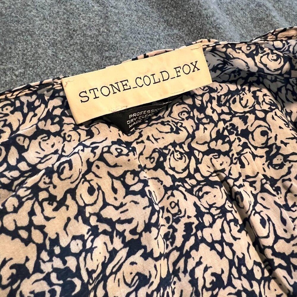 Stone Cold Fox Lace, Silk Robe - Picture 5 of 5